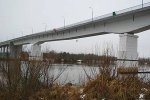 Закрытие моста через Припять: автотранспорт пока будет перевозиться паромом