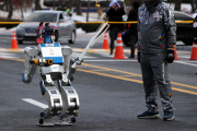 Роботы приняли участие в эстафете олимпийского огня