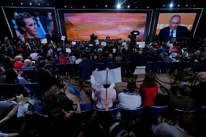 Путин — Собчак: вы хотите, чтобы всякие Саакашвили прыгали по площадям и в России?