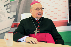 Глава католической церкви Беларуси прокомментировал предложение Папы изменить «Отче Наш»