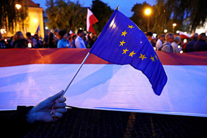 Еврокомиссия предложила применить к Польше статью о наказании страны-члена ЕС — впервые в истории 