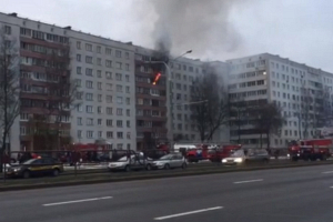 Опубликовано видео пожара в Минске, из-за которого женщина выпрыгнула с балкона седьмого этажа