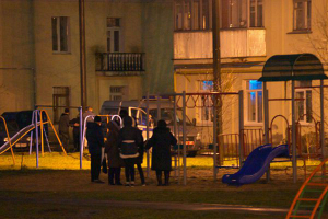 В Витебске на детской площадке нашли мертвого мужчину, предположительно — суицид