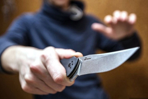 В Мозыре 24-летний сын с ножом напал на отца 