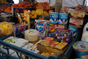 "Белорусские продукты по карману немногим". Кто торгует подделками наших товаров за рубежом?