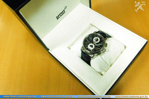 Сумка Chanel и швейцарские часы. Что незаконно пытались провезти в Беларусь на выходных
