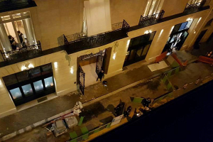 Грабители с топорами напали на парижскую гостиницу