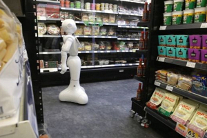 Первого в мире робота-продавца «уволили» за неуместные шутки