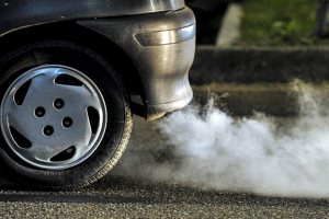 Зимой высока вероятность отравления угарным газом в автомобиле. Как избежать трагедии?