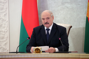 Лукашенко: мир в шаге от глобального противостояния с непредсказуемыми последствиями