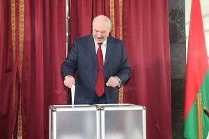 Лукашенко рассказал, за кого голосовал на выборах в местные Советы (ВИДЕО)