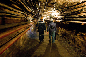 Два человека находятся под завалами после обрушения в шахте "Беларуськалия"
