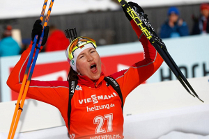 Дарья Домрачева выиграла серебро в спринте на этапе Кубка мира в Холменколлене