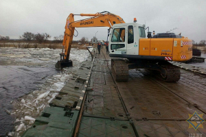 В Житковичском районе временно разведена понтонная переправа через Припять