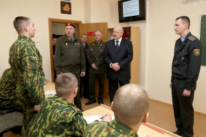 В преддверии 100–летия внутренних войск МВД Президент посетил воинскую часть 5448 этой структуры