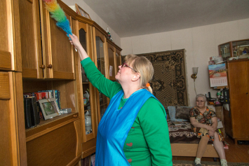 В Минске появилась социальная услуга "Бабушкина помощница" для пожилых людей
