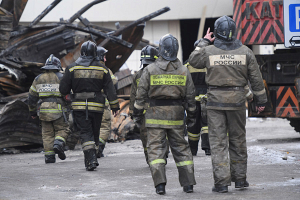 Прокуратура Кемерово начала проверку по жалобам на действия спасателей при пожаре в торговом центре