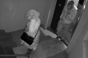 Милиция ищет парня, который избил женщину в лифте в Серебрянке
