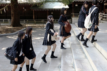 В Японии арестовали школьницу по подозрению в краже 93 тысяч долларов