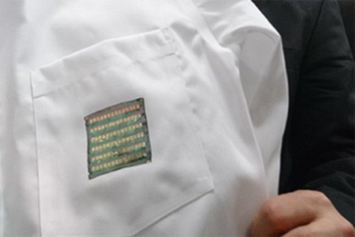 Японские ученые изобрели солнечные батареи, которые крепятся к одежде