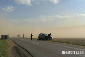 Песчаная буря на М1 под Барановичами привела к авариям и серьезному пожару 