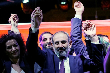 Новый премьер-министр Армении Никол Пашинян обещает внеочередные выборы в парламент
