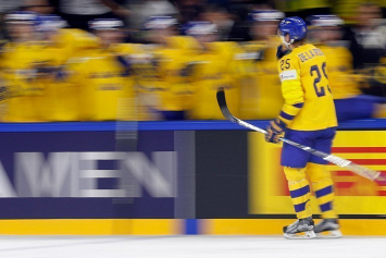 На ЧМ по хоккею сборная Швеции в овертайме сломила сопротивление словаков, а немцы проиграли команде Латвии
