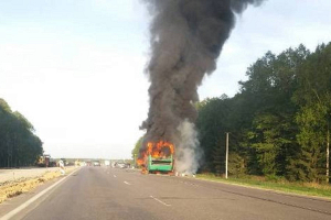 На трассе «Минск - Гродно» полностью сгорел автобус