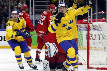 Сборная России уступила шведам и попала на Канаду в четвертьфинале чемпионата мира