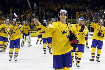 Шведские хоккеисты разгромили американцев и вышли в финал ЧМ-2018