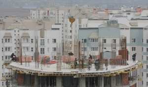 Строительство жилья в январе–апреле сократилось на 5%, с господдержкой выросло на 42%