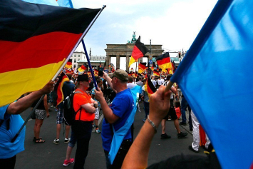 В Берлине прошли многотысячные акции протеста