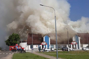 В Миорах — пожар в физкультурно-оздоровительном комплексе (ВИДЕО)