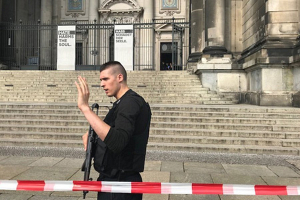 Полицейский открыл огонь в Берлинском кафедральном соборе‍