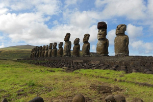 Археологи раскрыли тайну постройки статуй на острове Пасхи
