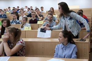 «Задания были несложными»: абитуриенты поделились впечатлениями о ЦТ по белорусскому языку