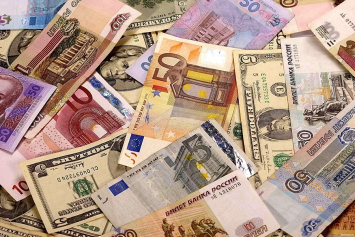 Евро и российский рубль подорожали, доллар подешевел на торгах 26 июня