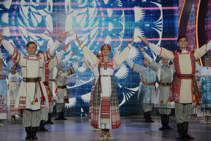 Фоторепортаж: праздничный концерт и салют в честь открытия XXVII "Славянского базара"