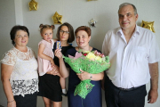 «Сын живет у тещи, так что квартира очень кстати!» Квартиру в Минске от «Евроопт» выиграла пенсионерка Анна Гинтовт из Гомеля