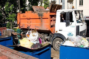 Почему в контейнеры для раздельного сбора мусора наши граждане выбрасывают все подряд
