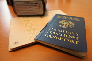 400 человек не смогли выехать за границу с начала лета из-за проблем с паспортами 