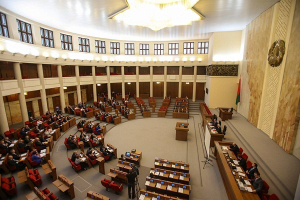 Парламент на осенней сессии рассмотрит поправки в Жилищный и Трудовой кодексы