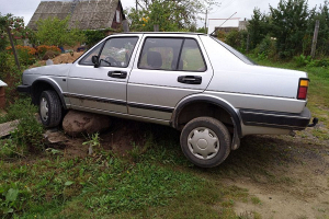 Выпив для храбрости, мужчина поехал в Минск продавать угнанную машину, но попался ГАИ за превышение скорости