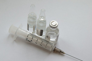 СК проверяет, как закупалась вакцина, после введения которой умер ребенок