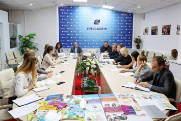 В Беларуси издадут серию книг для детей по изучению китайского языка "Радужный дракон"