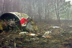 Польские и российские следователи проведут новый осмотр обломков самолета Качиньского