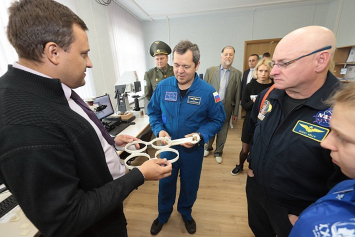 Космонавты посетили Академию авиации