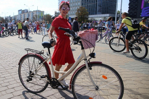 Бесплатный проезд и фрукты, светящийся велопробег и пешеходная ул. Ленина – как пройдет День без автомобиля в Минске 