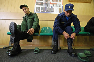 Как студенты в Беларуси и России исполняют воинскую обязанность?