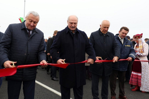 Лукашенко: сжатые сроки строительства моста в Житковичском районе не сказались на качестве работ